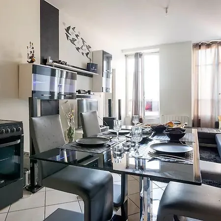 Luxury Appt Suites Lyon: High Tech & Comfort